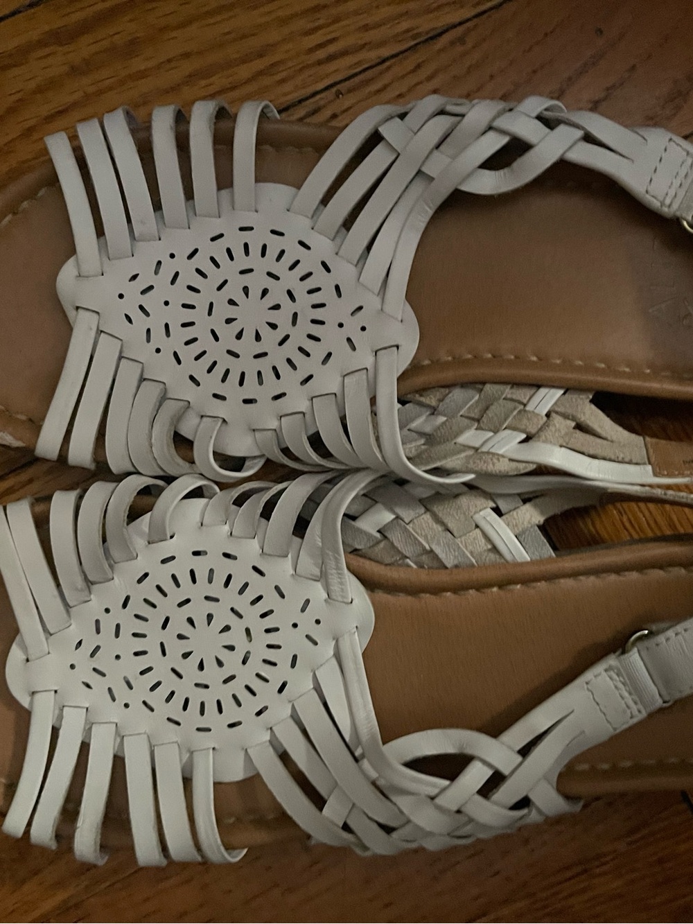 Naturalizer White Braided Cutout Leather Slingback Sandals. Very comfortable